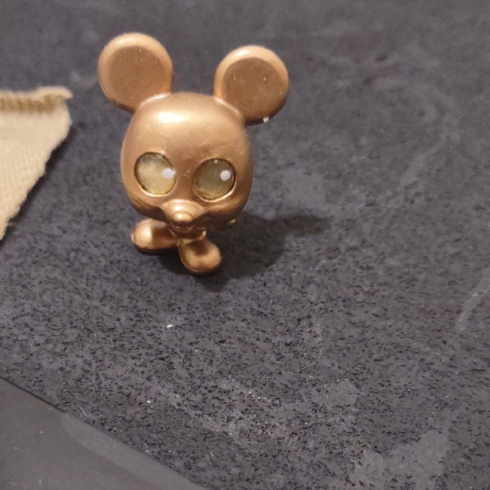 USED DORABLES MICKEY MOUSE (BRONZE) 1 INCH
